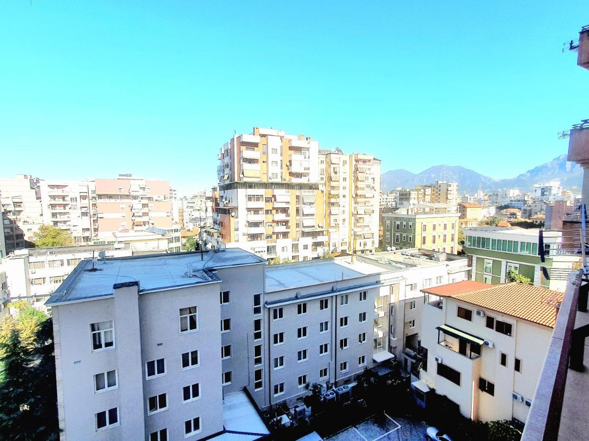 Centerscape - Studio By Dion Apartment Tiranë Luaran gambar